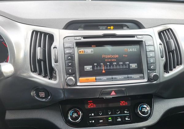 Kia Sportage cena 49900 przebieg: 179500, rok produkcji 2012 z Tarnów małe 379